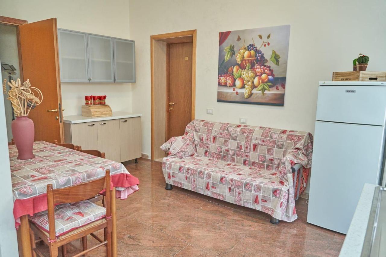 Le Stanze Di Ricci - Affittacamere Low Cost Lesina Exterior photo