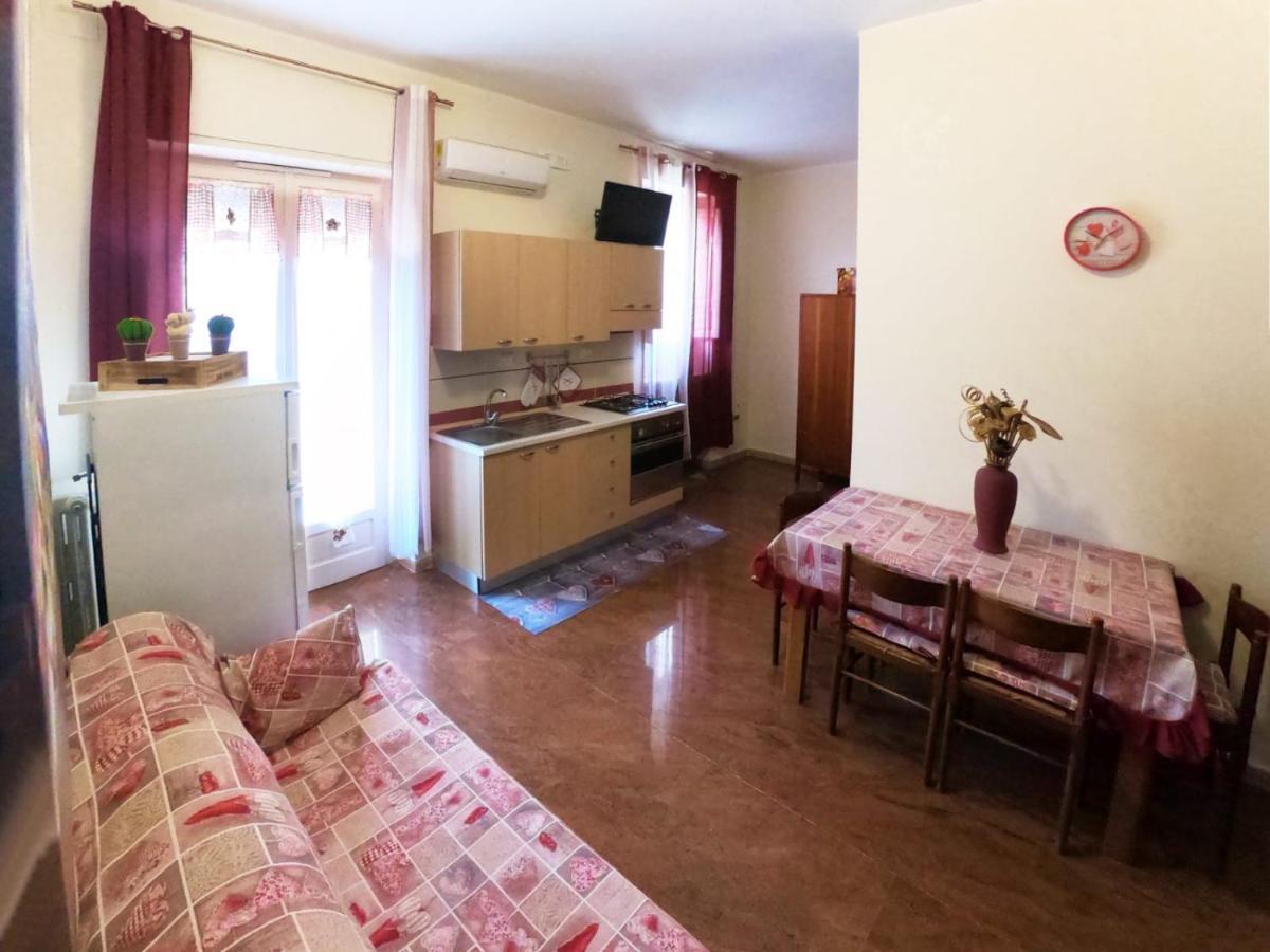 Le Stanze Di Ricci - Affittacamere Low Cost Lesina Exterior photo