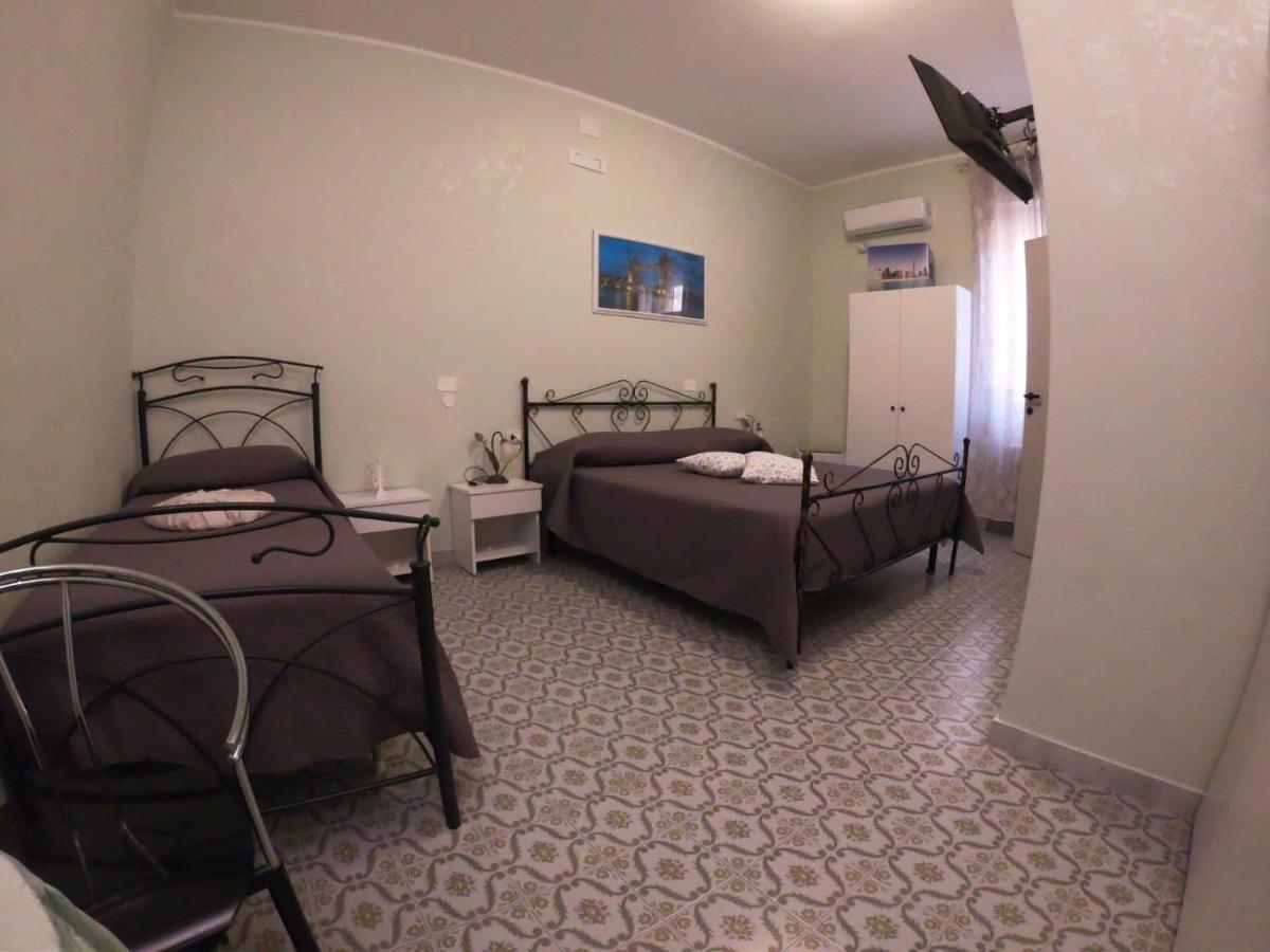 Le Stanze Di Ricci - Affittacamere Low Cost Lesina Exterior photo
