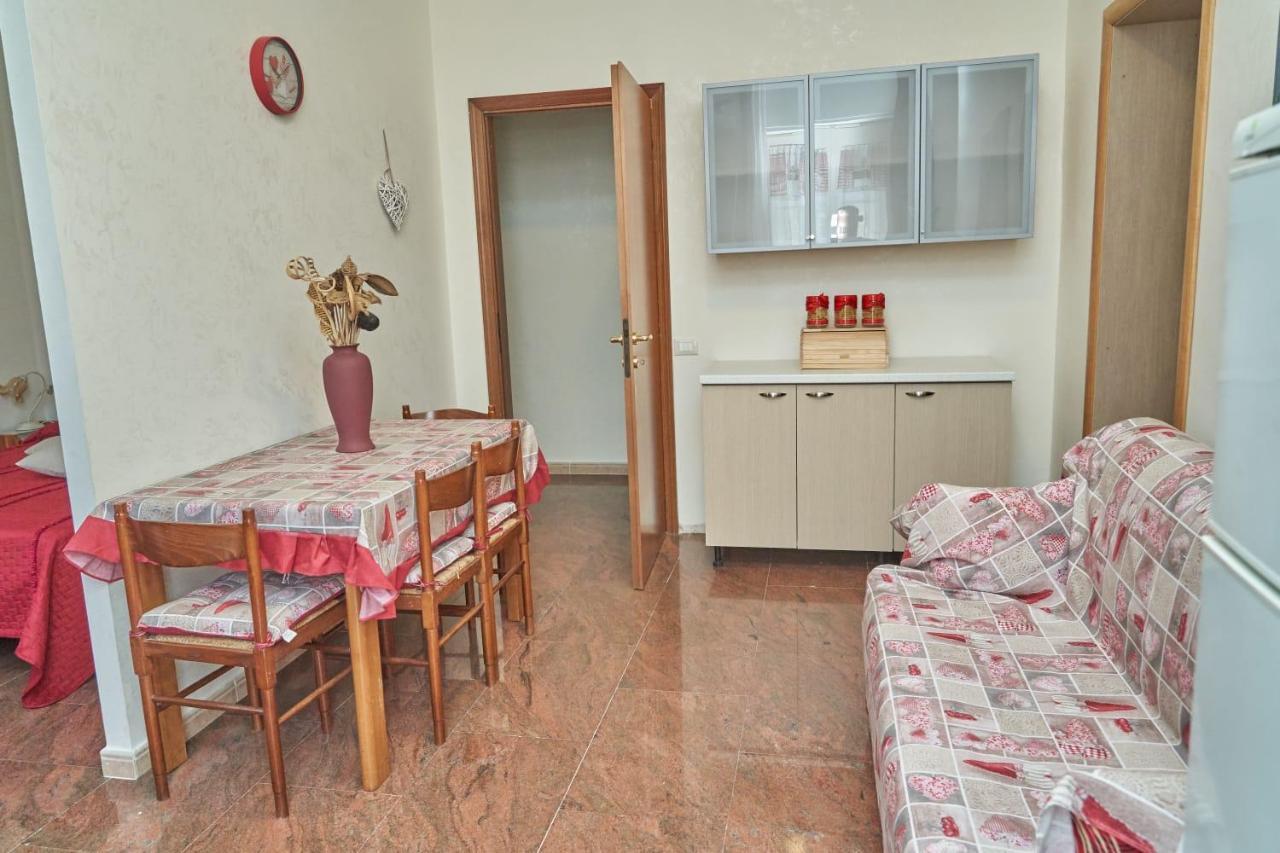 Le Stanze Di Ricci - Affittacamere Low Cost Lesina Exterior photo