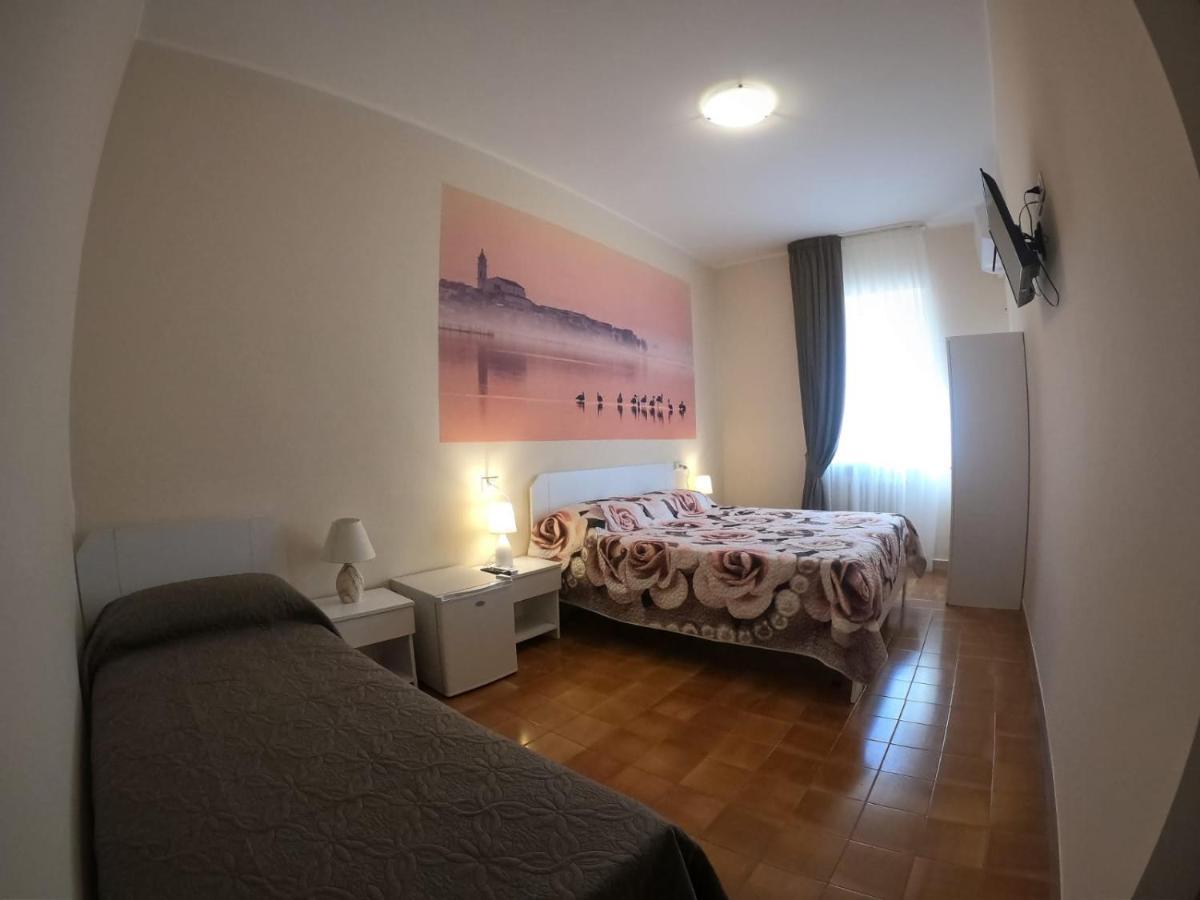 Le Stanze Di Ricci - Affittacamere Low Cost Lesina Exterior photo